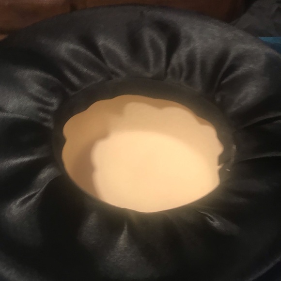 Fancy brimmed ladies hat - Picture 3 of 3